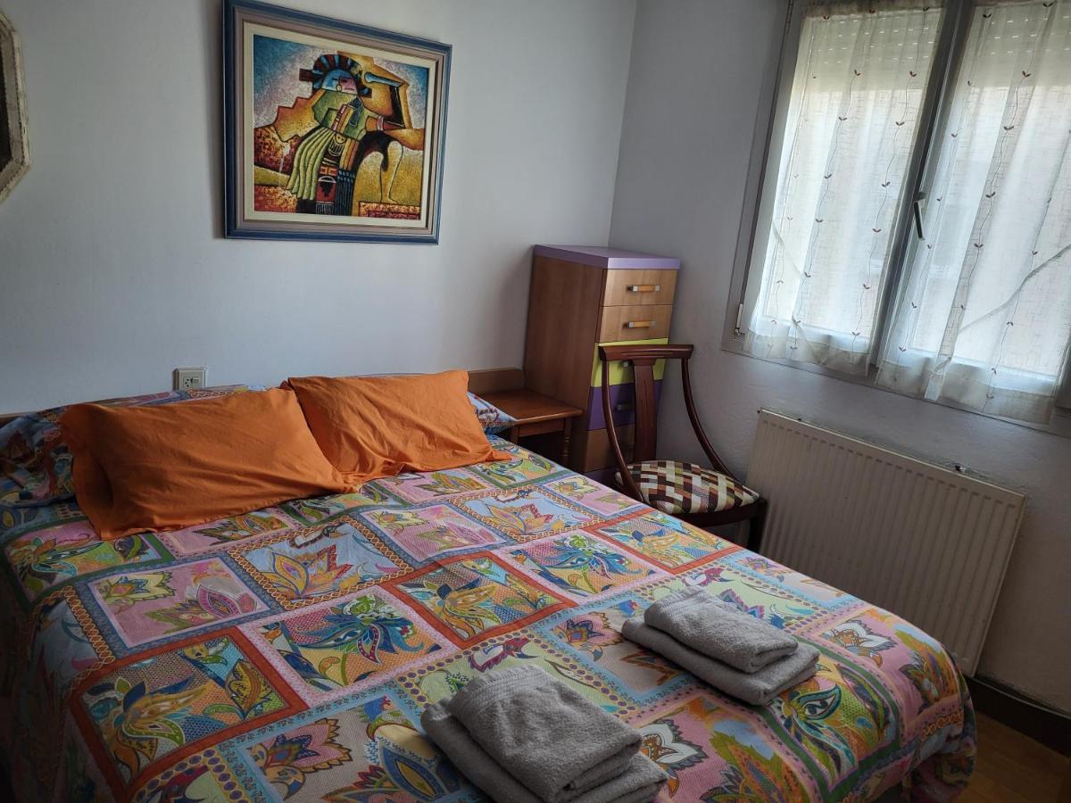 Habitacion Privada กาสโตร-อูร์เดียเลส ภายนอก รูปภาพ