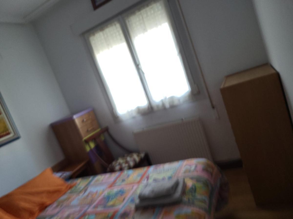 Habitacion Privada กาสโตร-อูร์เดียเลส ภายนอก รูปภาพ