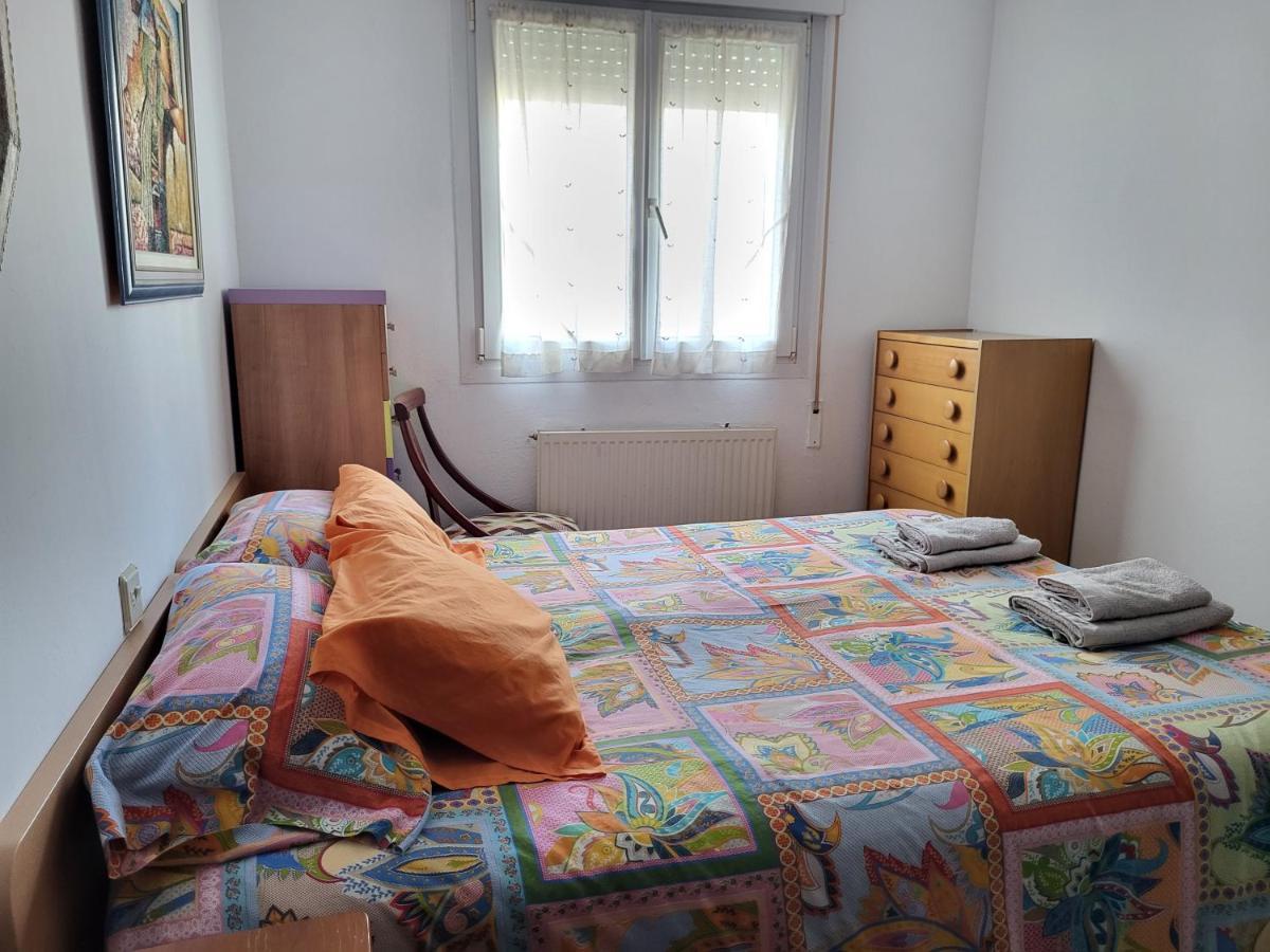 Habitacion Privada กาสโตร-อูร์เดียเลส ภายนอก รูปภาพ